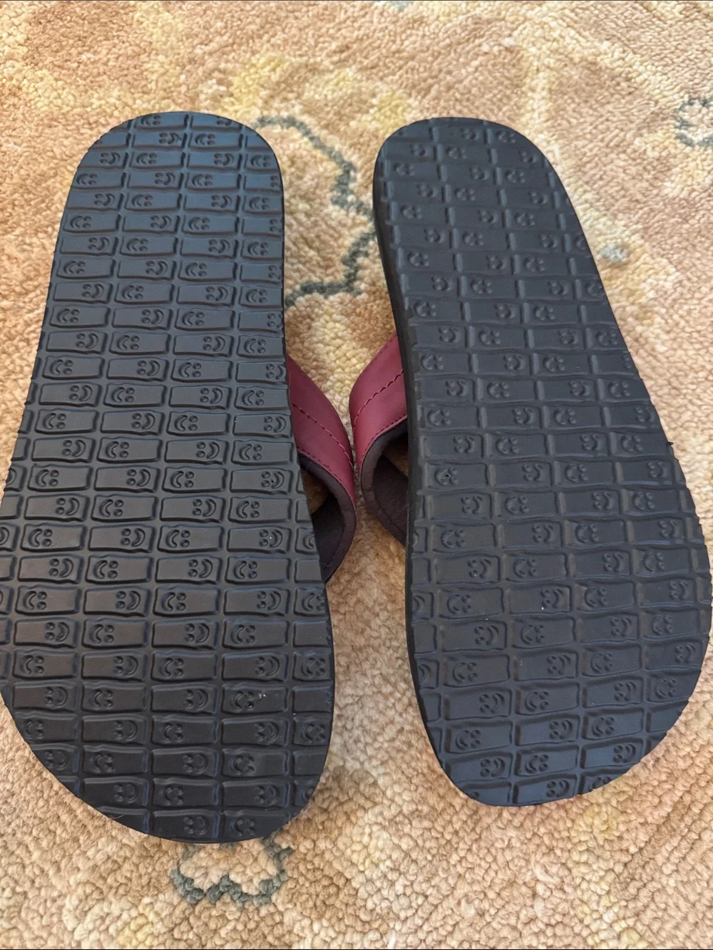 Sanuk Men's Burgundy Strap Black Footbed Sandals size 10